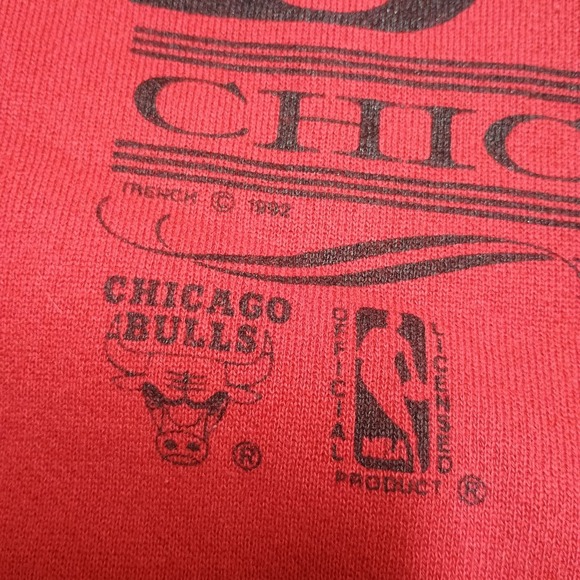 Vintage 1992 Trench Chicago Bulls NBA Red Crewneck Sweatshirt XL - Picture 2 of 9